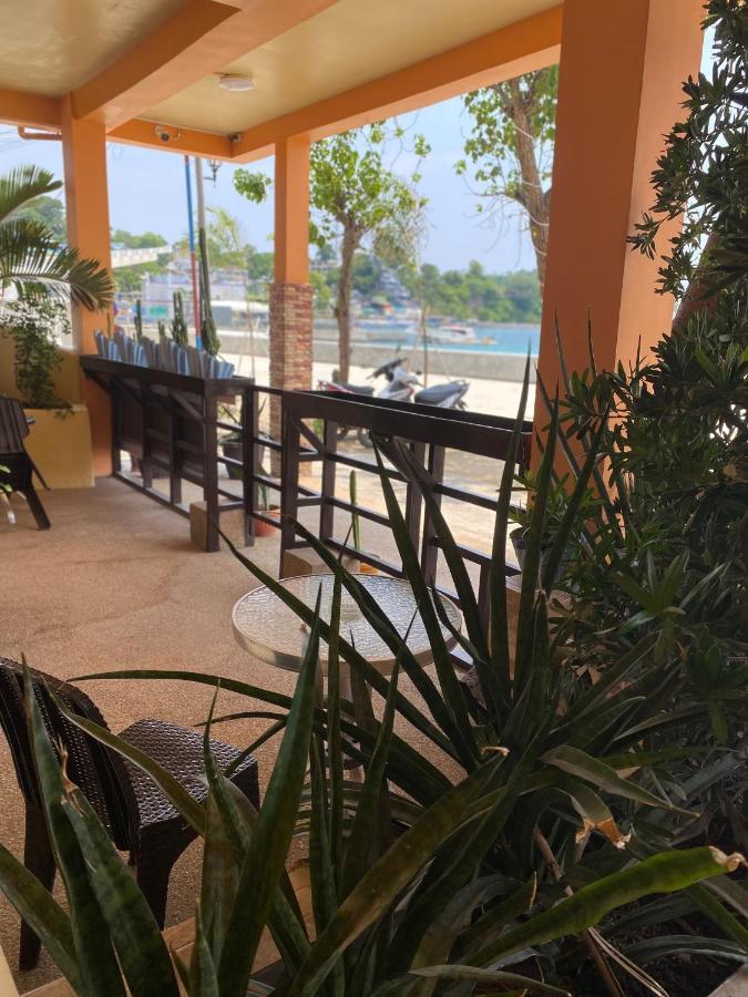פוארטו גאלרה Papa Freds Beach Resort מראה חיצוני תמונה