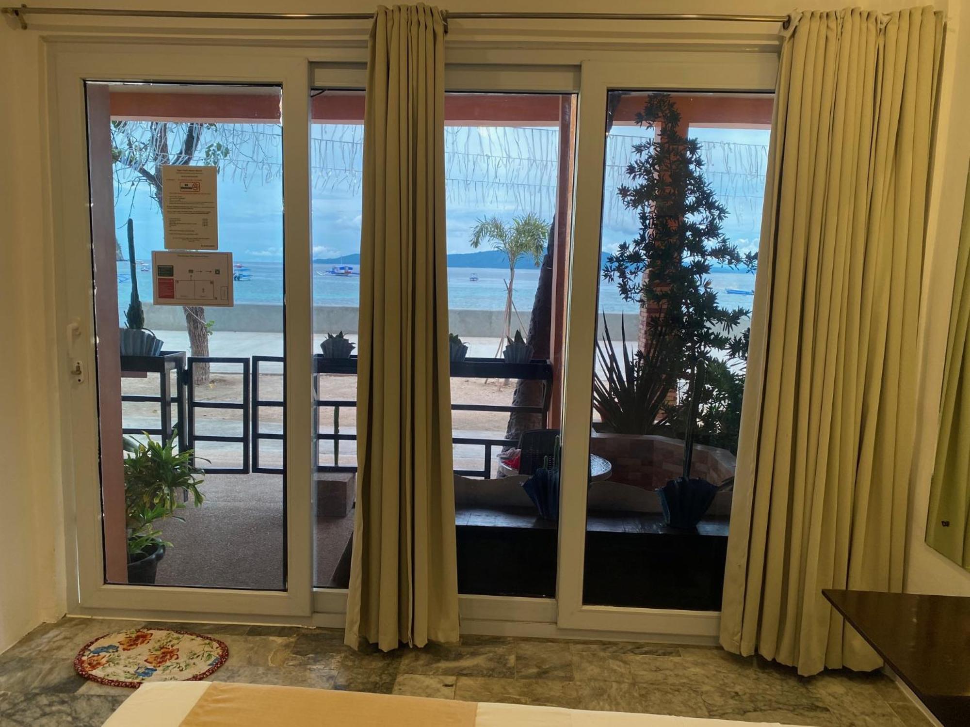 פוארטו גאלרה Papa Freds Beach Resort מראה חיצוני תמונה