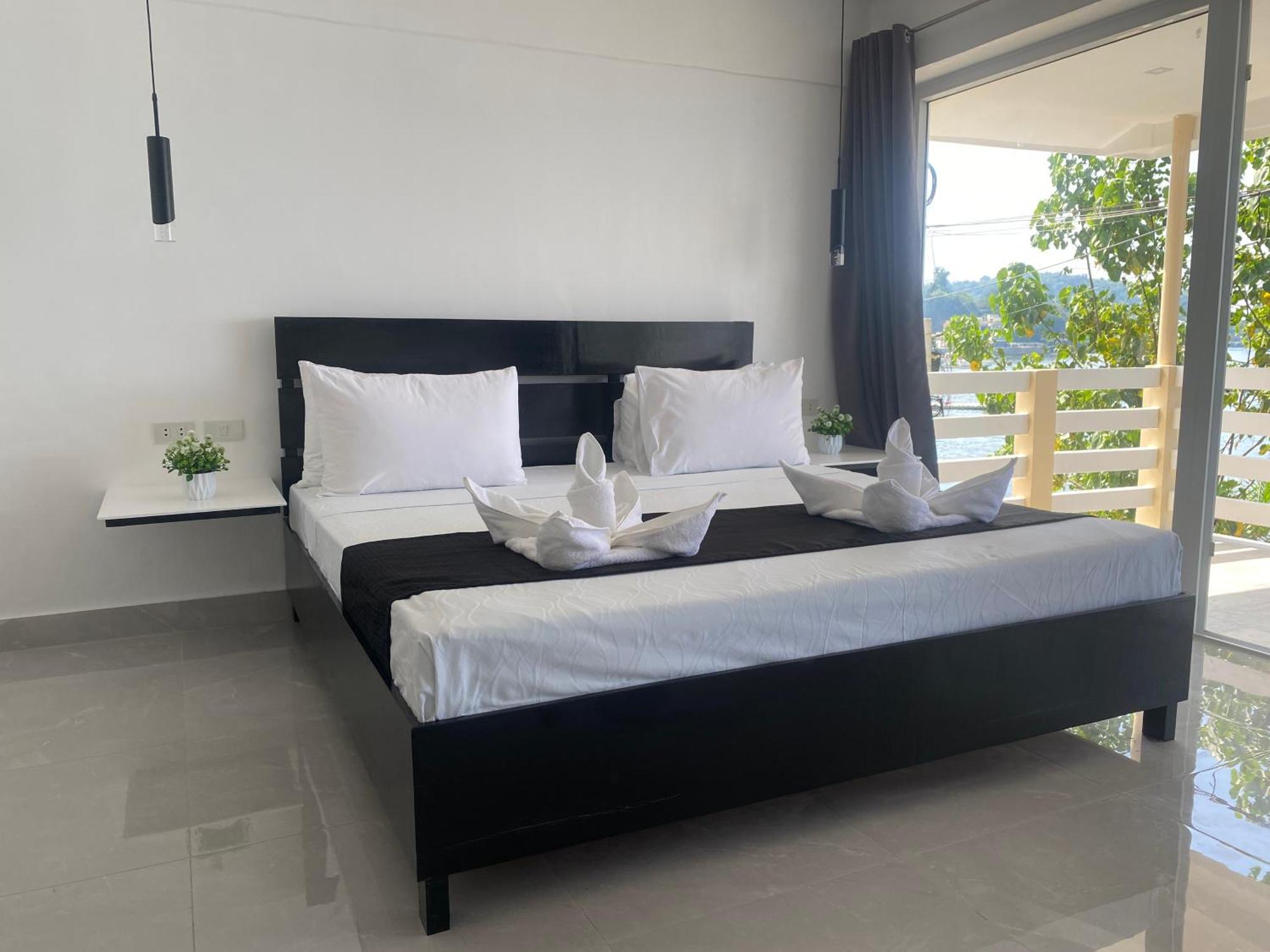 פוארטו גאלרה Papa Freds Beach Resort מראה חיצוני תמונה